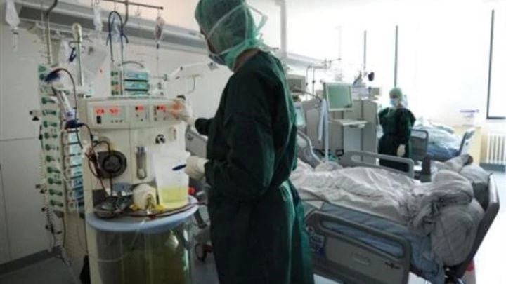 «Άγνωστη» ουσία προσέβαλε έναν άνδρα και μια γυναίκα στην νότια Αγγλία – Σε κρίσιμη κατάσταση οι ασθενείς